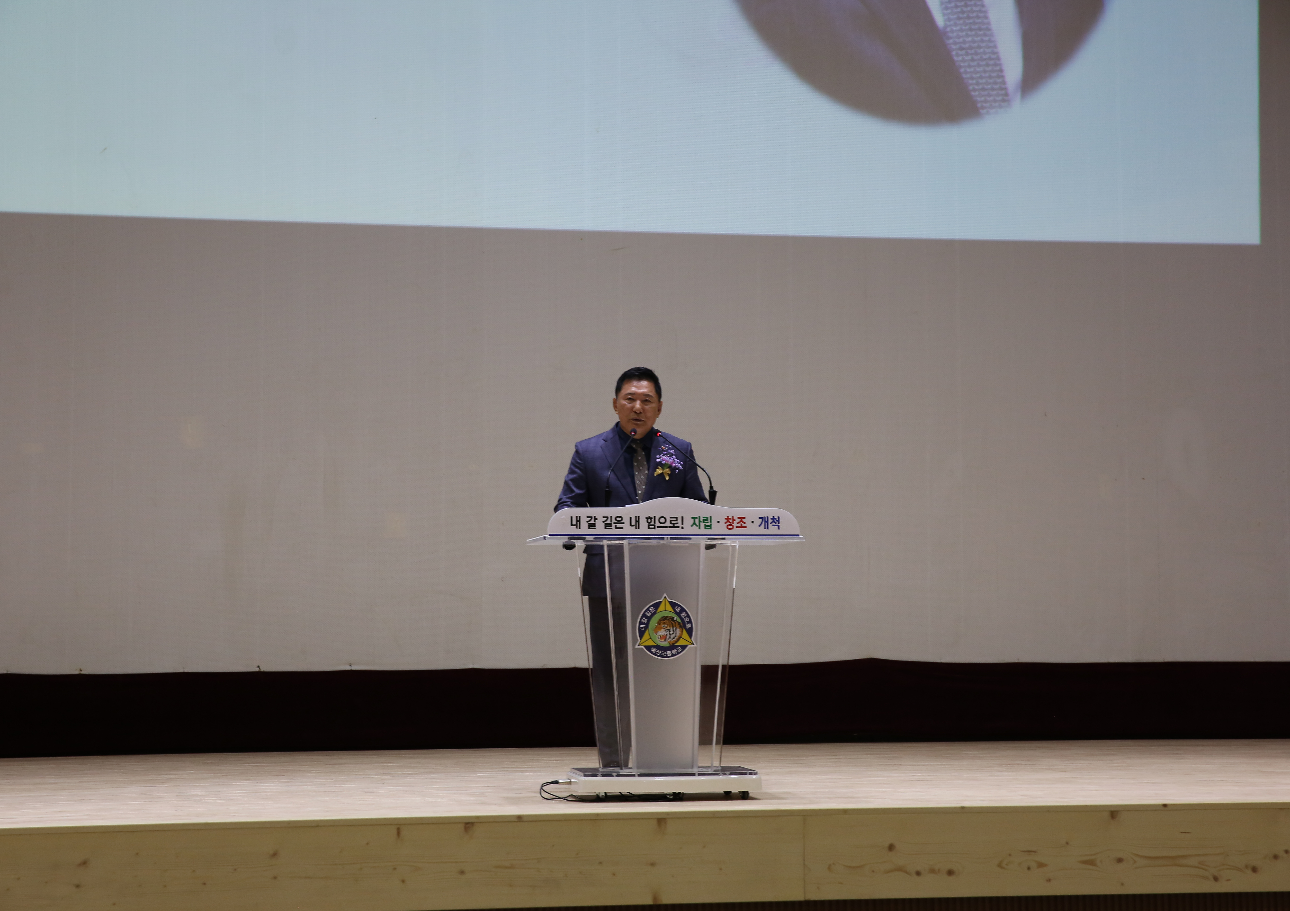 11b5e9026259137a1f1583bddb125145_1772622