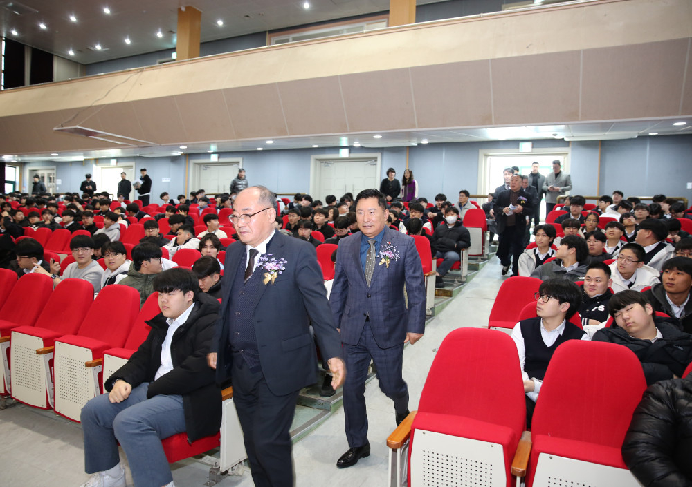 11b5e9026259137a1f1583bddb125145_1772622